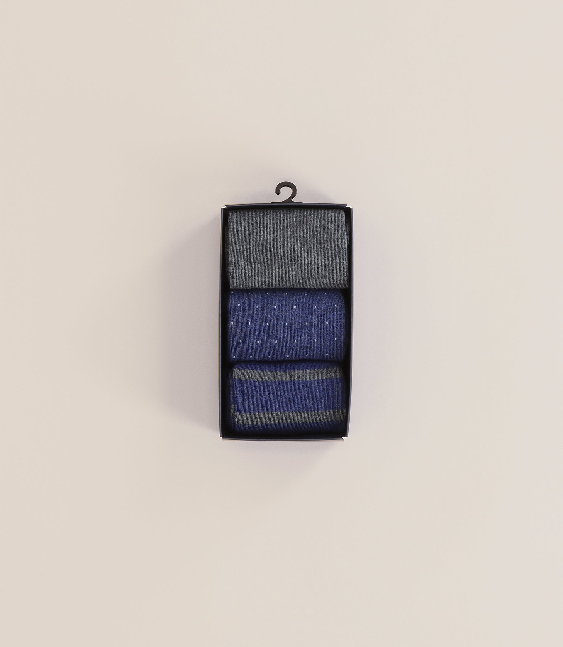 Boite de chaussettes grises - IZAC