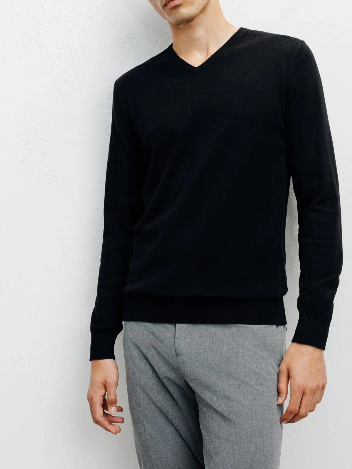 Pull col V noir - IZAC