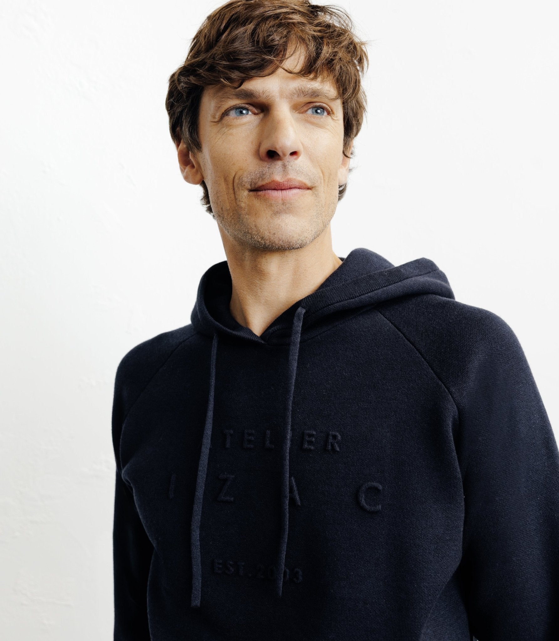 Pull à capuche en maille marine - IZAC