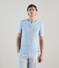 T-shirt à manches courtes avec col tunisien bleu ciel - IZAC