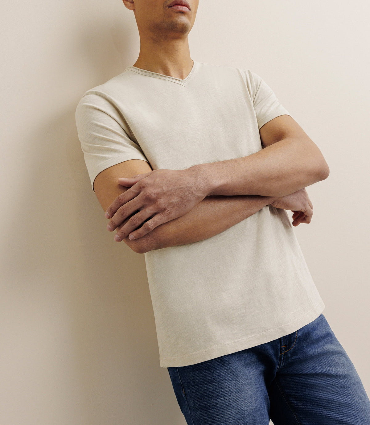 T-shirt col V beige - IZAC