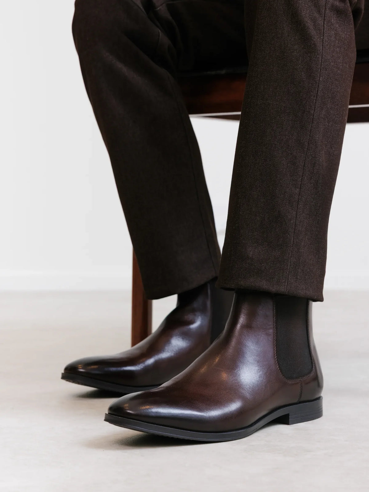Bottine chelsea en cuir lisse marron - IZAC