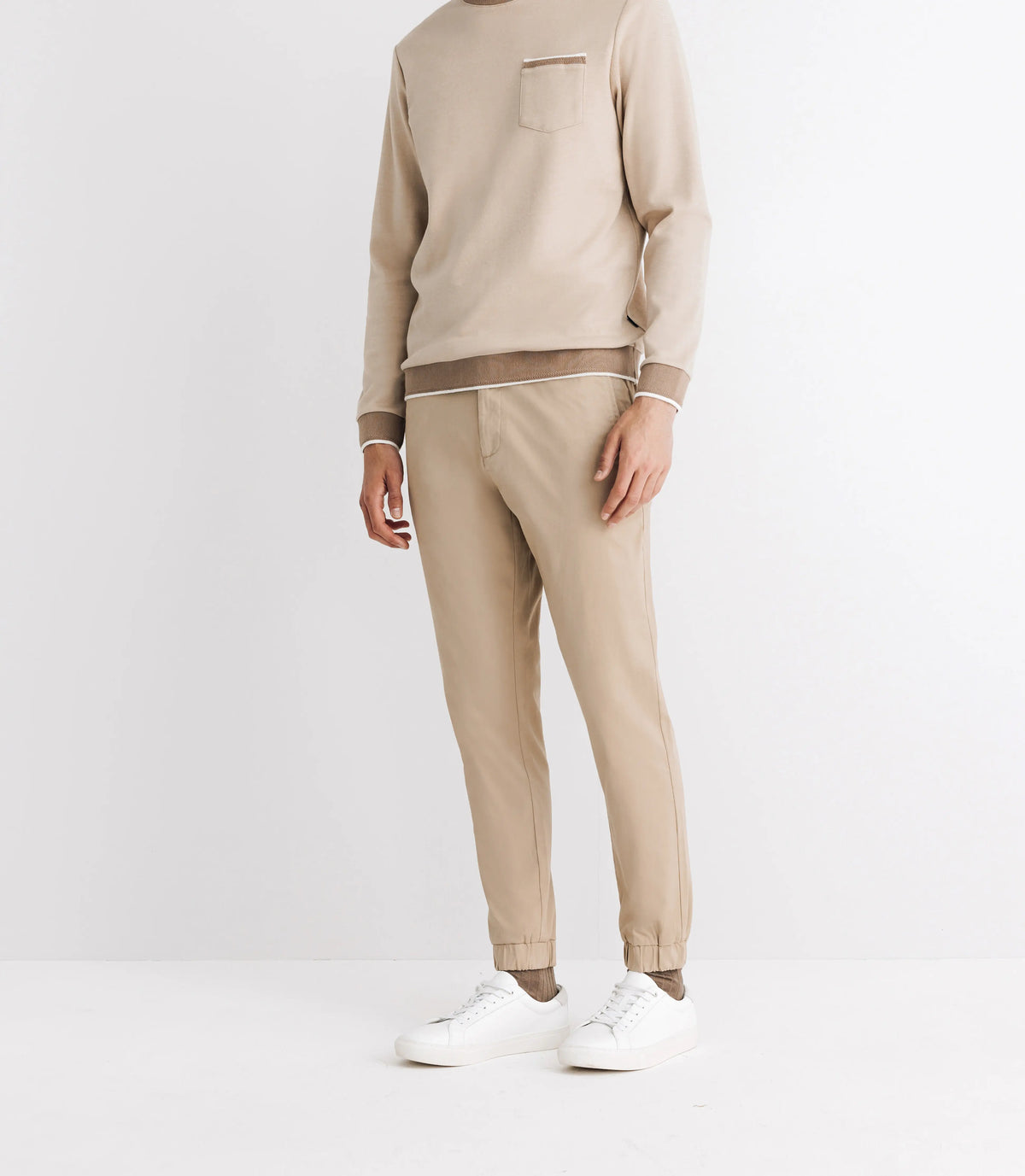 T-shirt col rond avec poche beige - IZAC