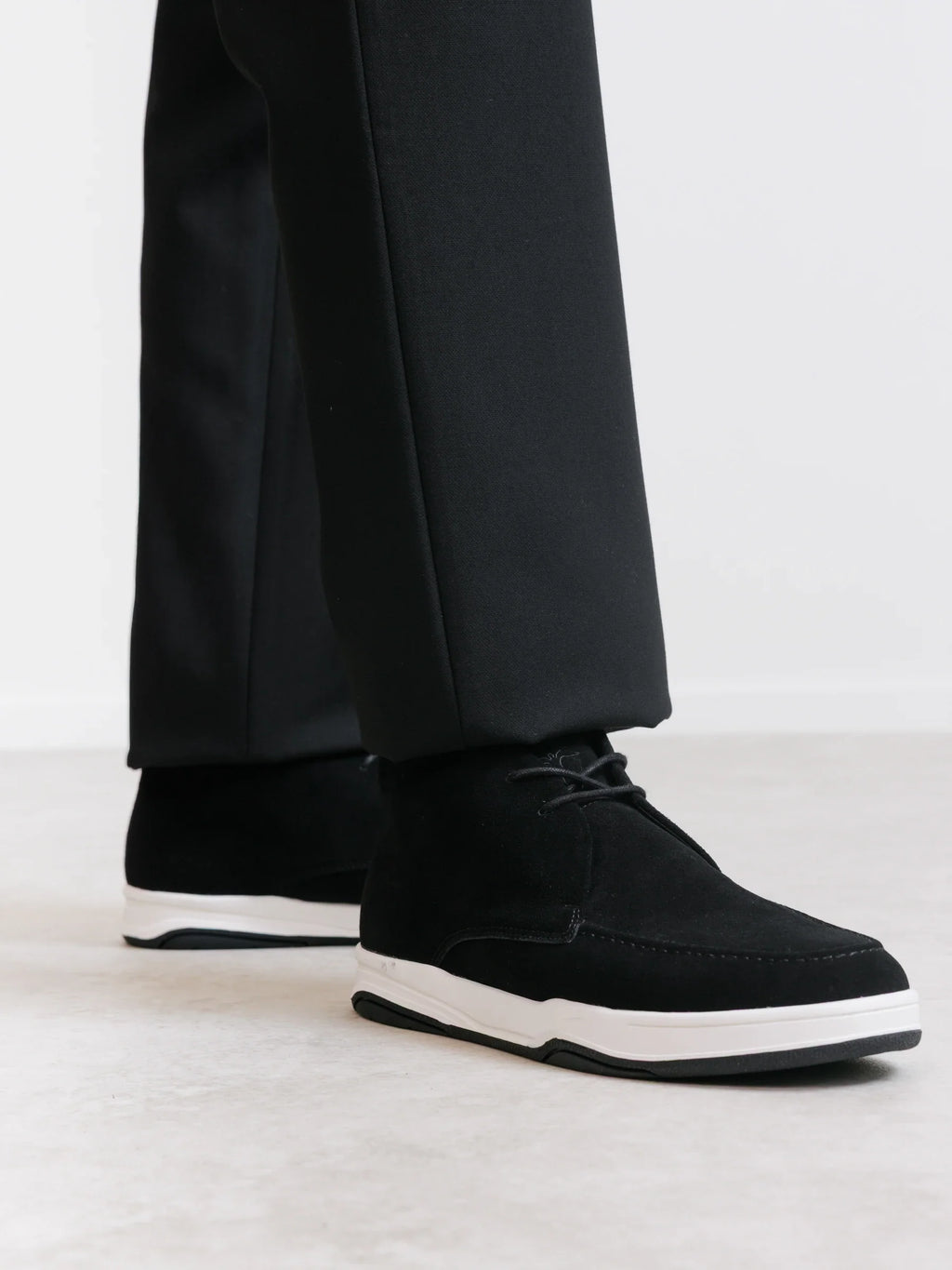 Bottines casual en suède noir - IZAC
