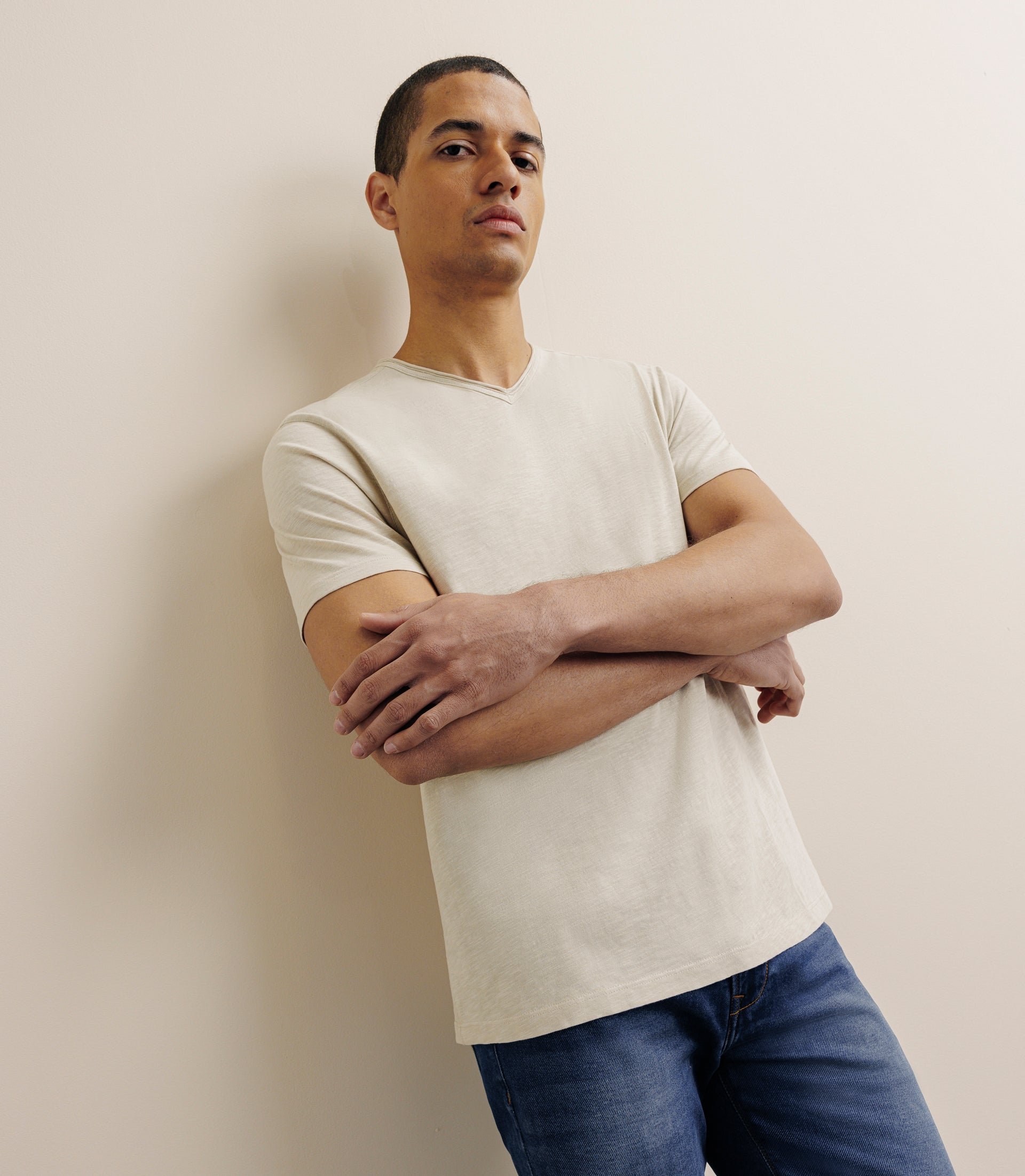 T-shirt col V beige - IZAC