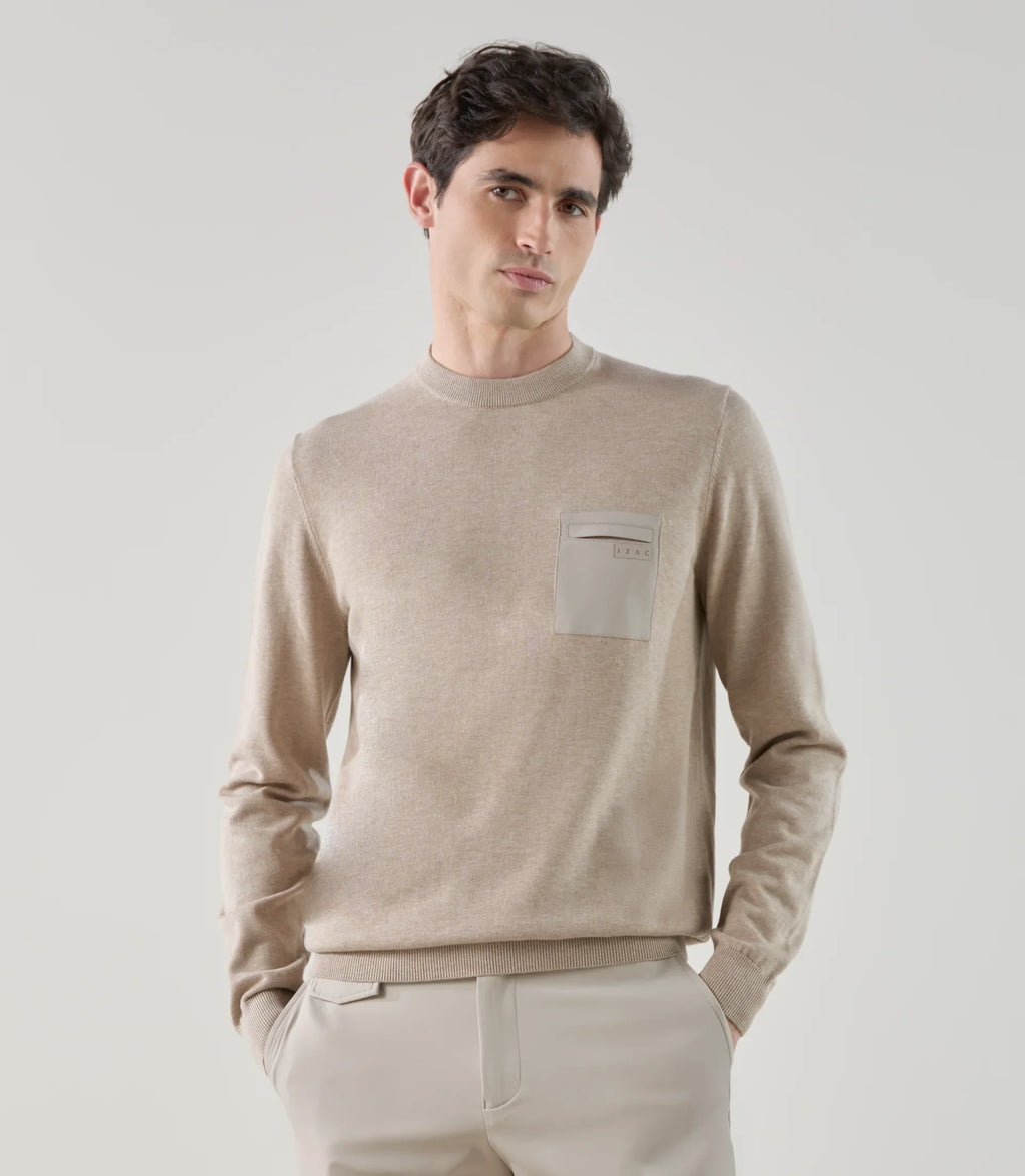 Pull col rond avec poche bi - matière beige - IZAC