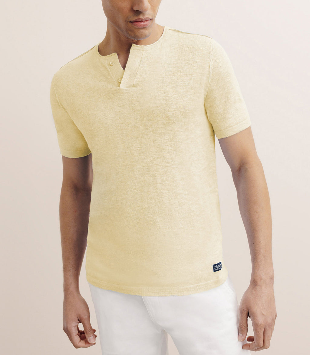 T-shirt en lin boutonné jaune - IZAC