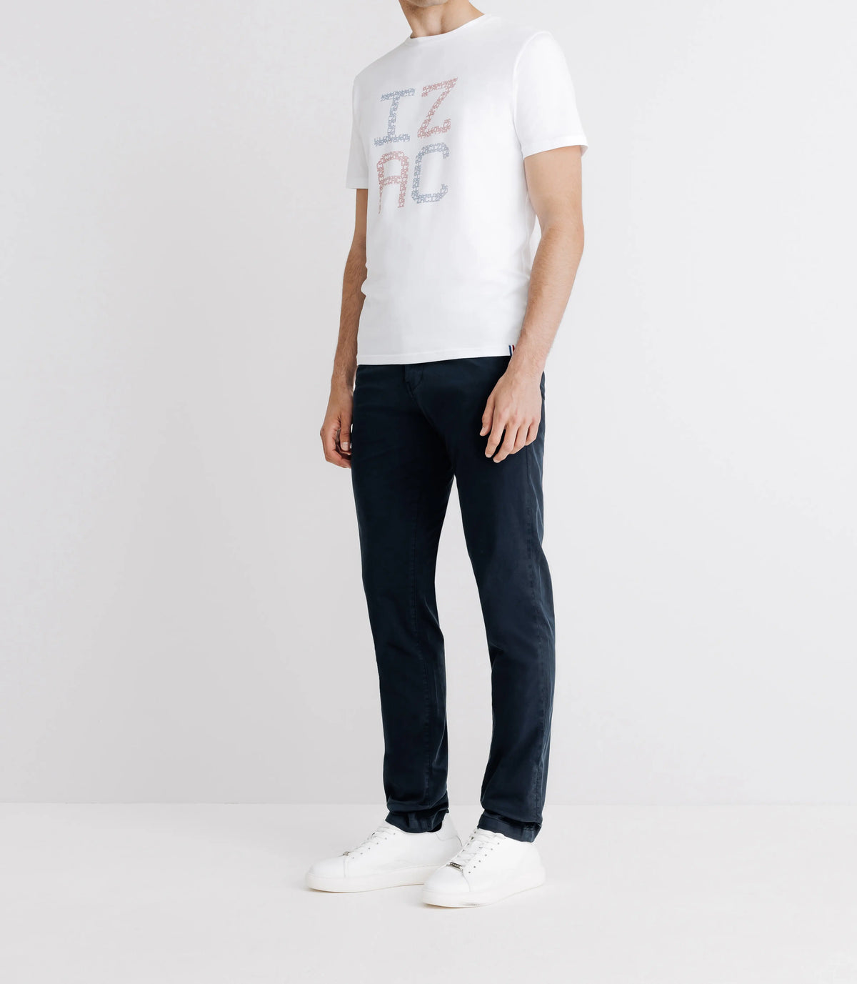 T-shirt avec écriture au centre blanc - IZAC