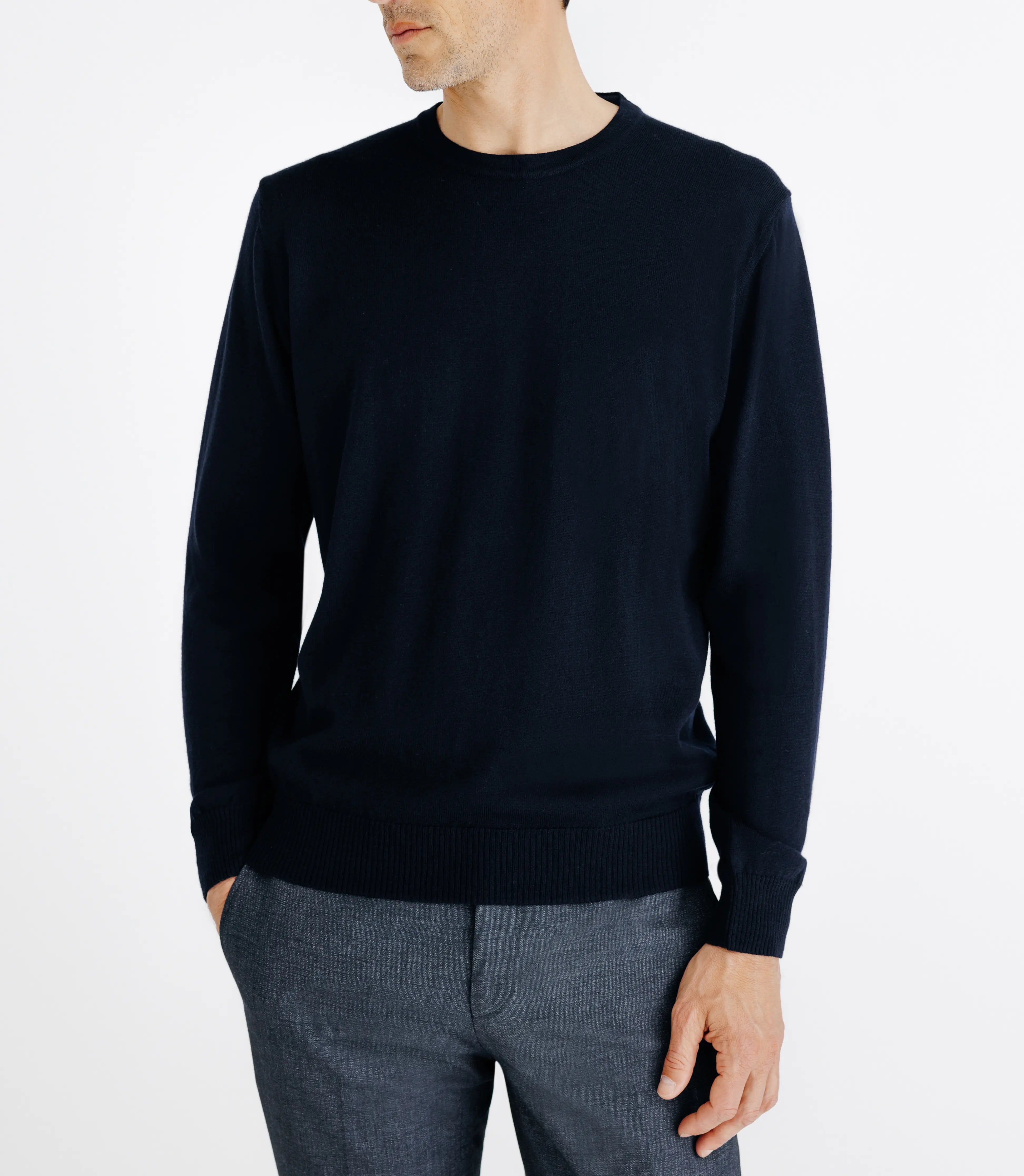 Pull en laine mérinos col rond marine - IZAC