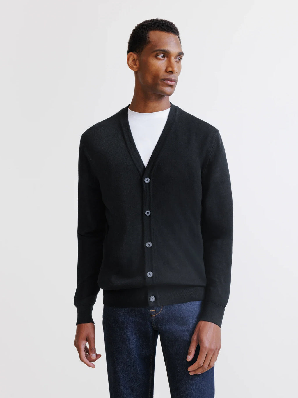 Cardigan en laine mérinos noir - IZAC