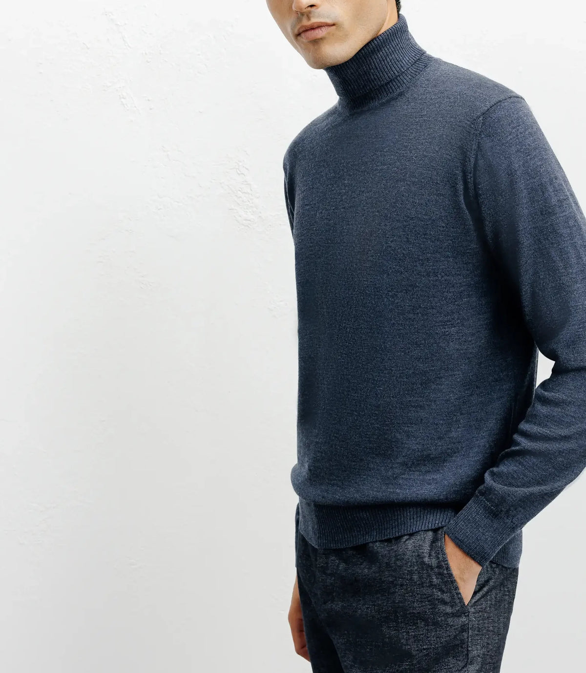 Pull col roulé indigo - IZAC