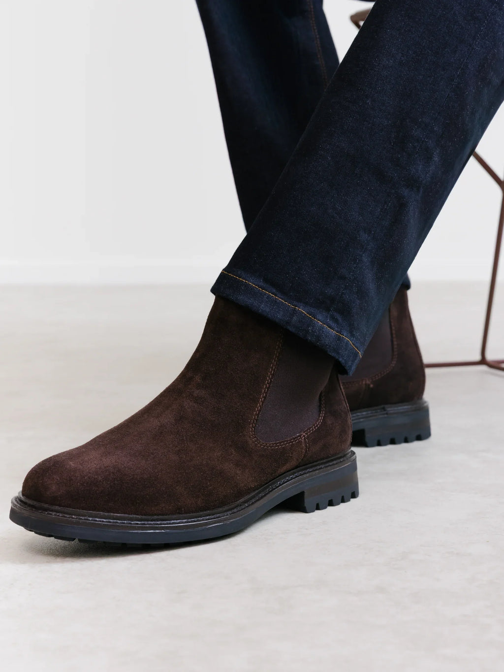 Bottines chelsea en suède marron - IZAC