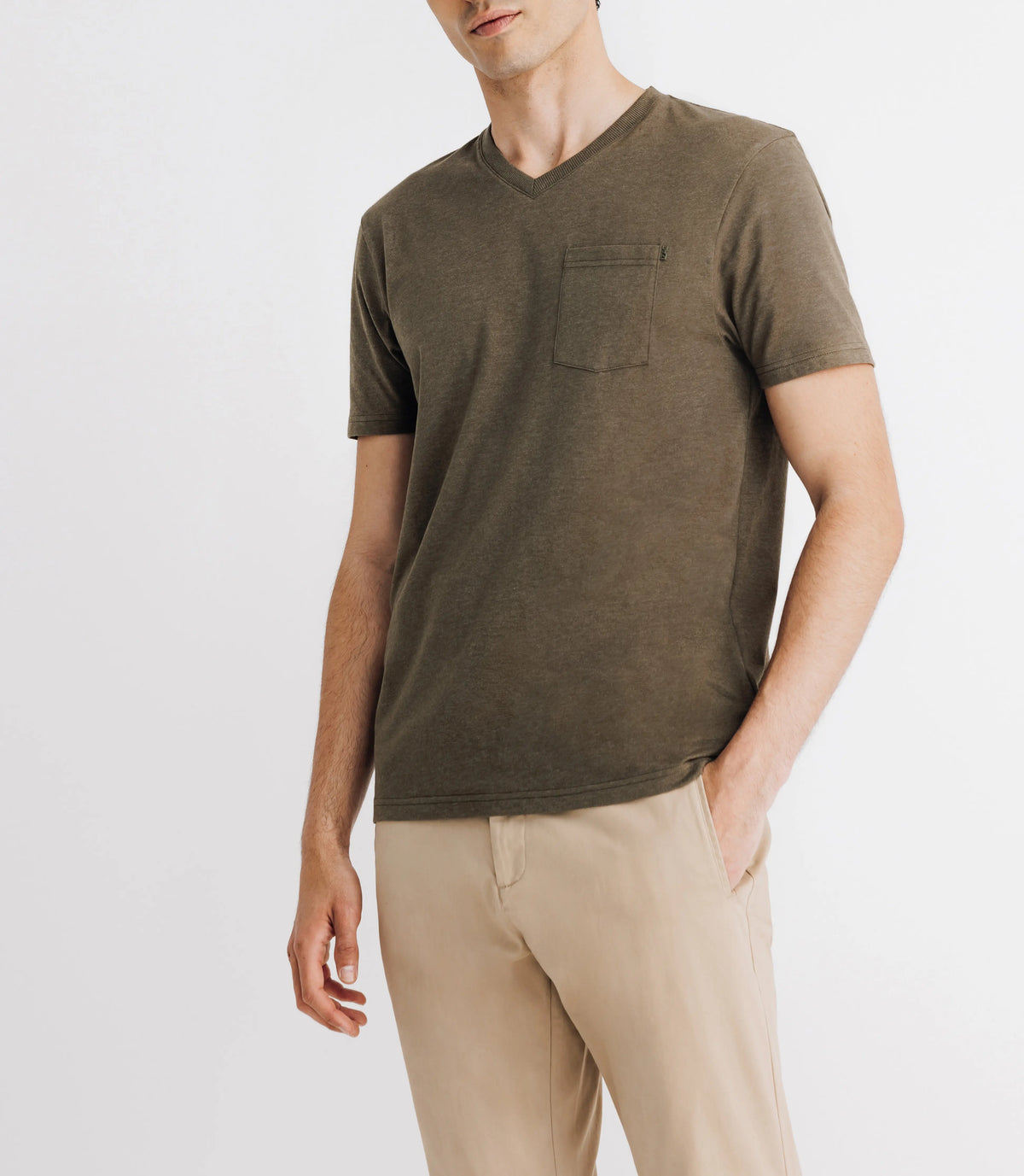 T-shirt col V avec poche kaki - IZAC