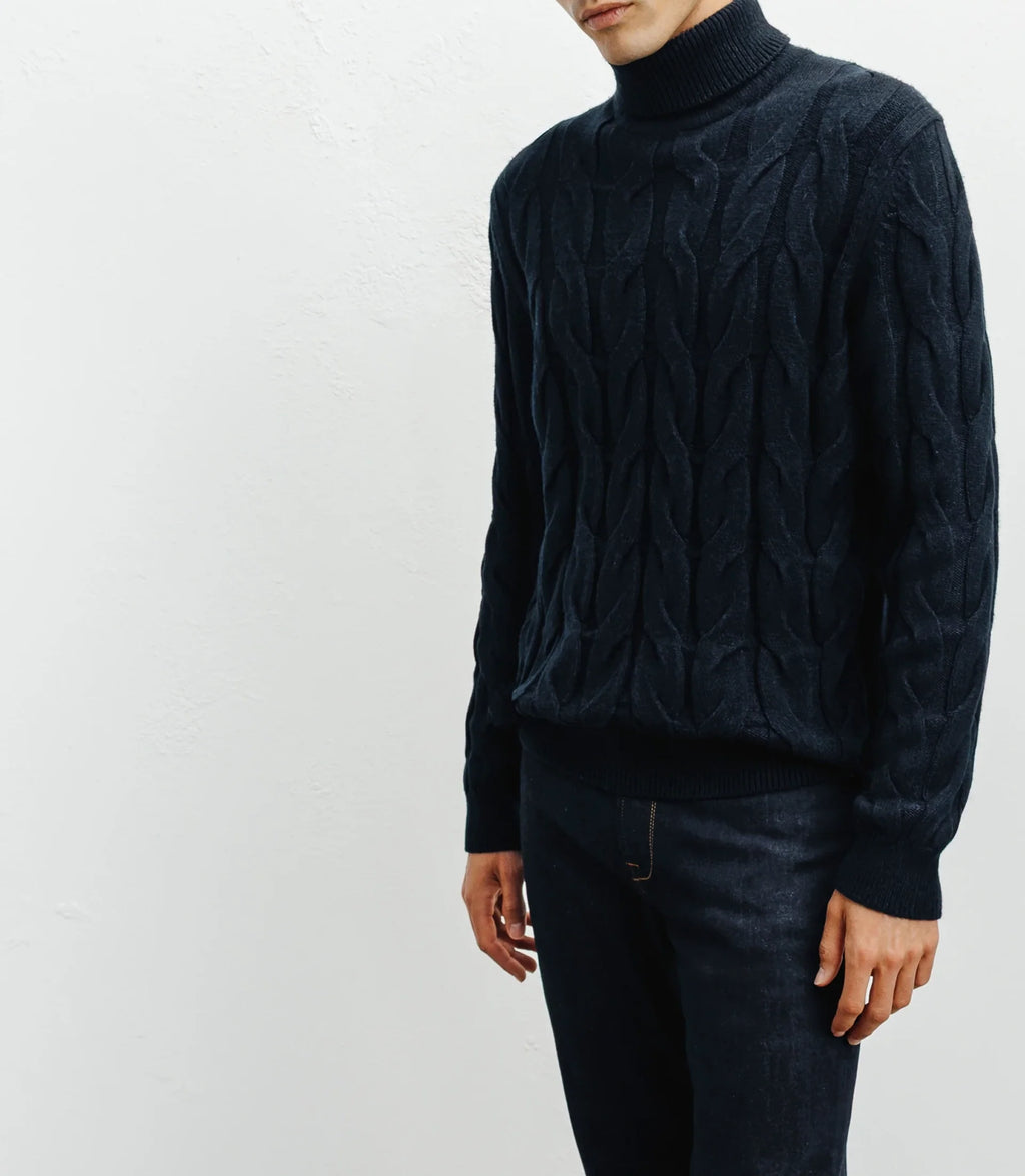 Pull col roulé torsadé marine - IZAC
