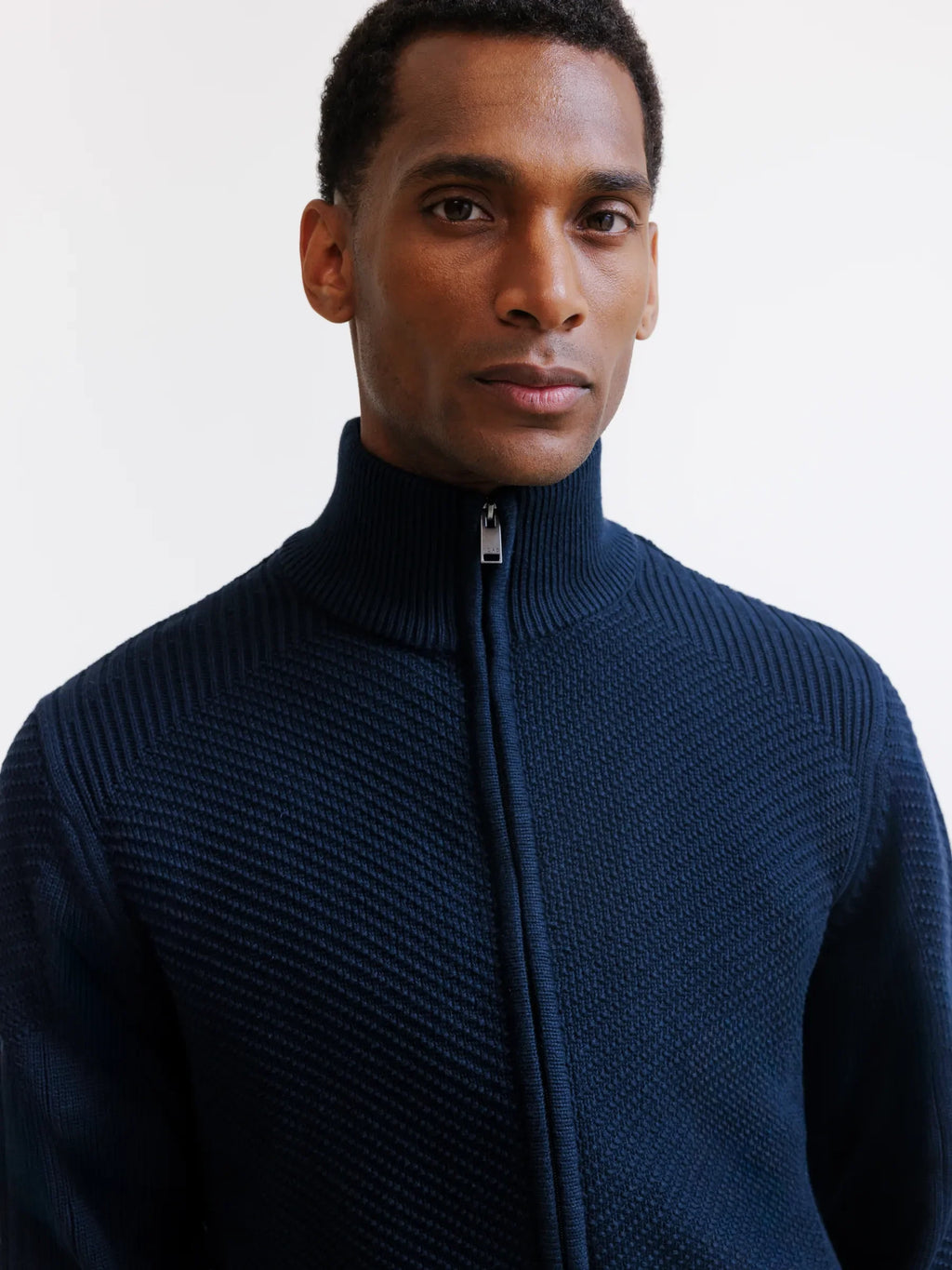 Gilet zippé à jeux de points marine - IZAC