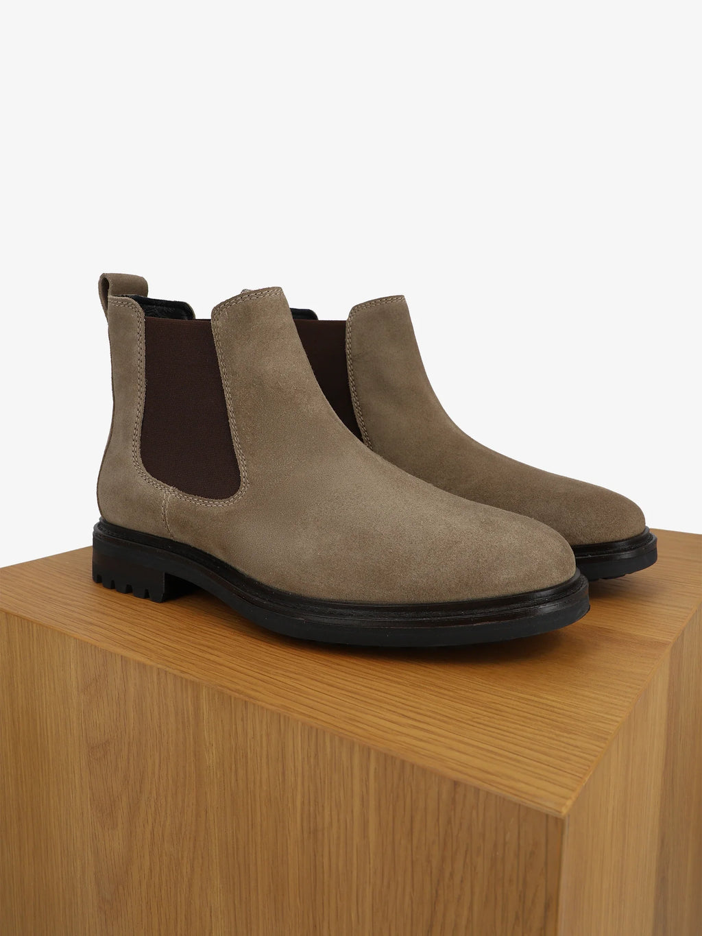 Bottines chelsea en suède taupe - IZAC
