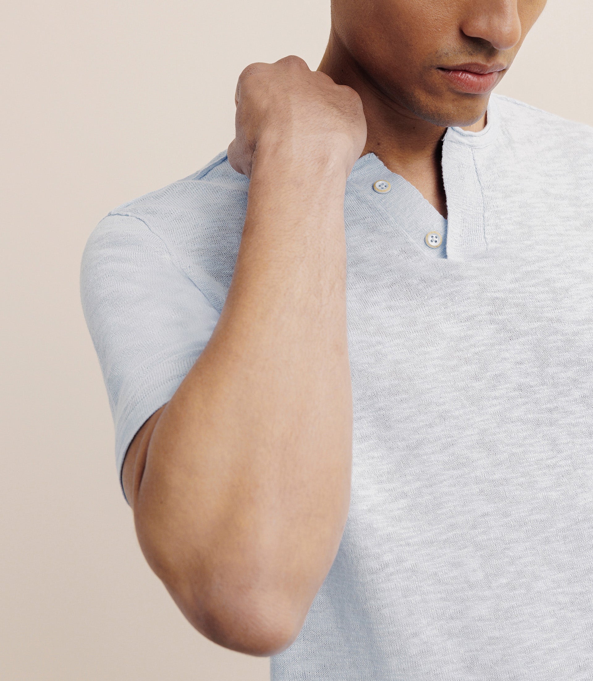 T-shirt boutonné bleu ciel - IZAC