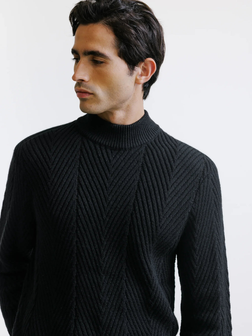 Pull col cheminée noir - IZAC