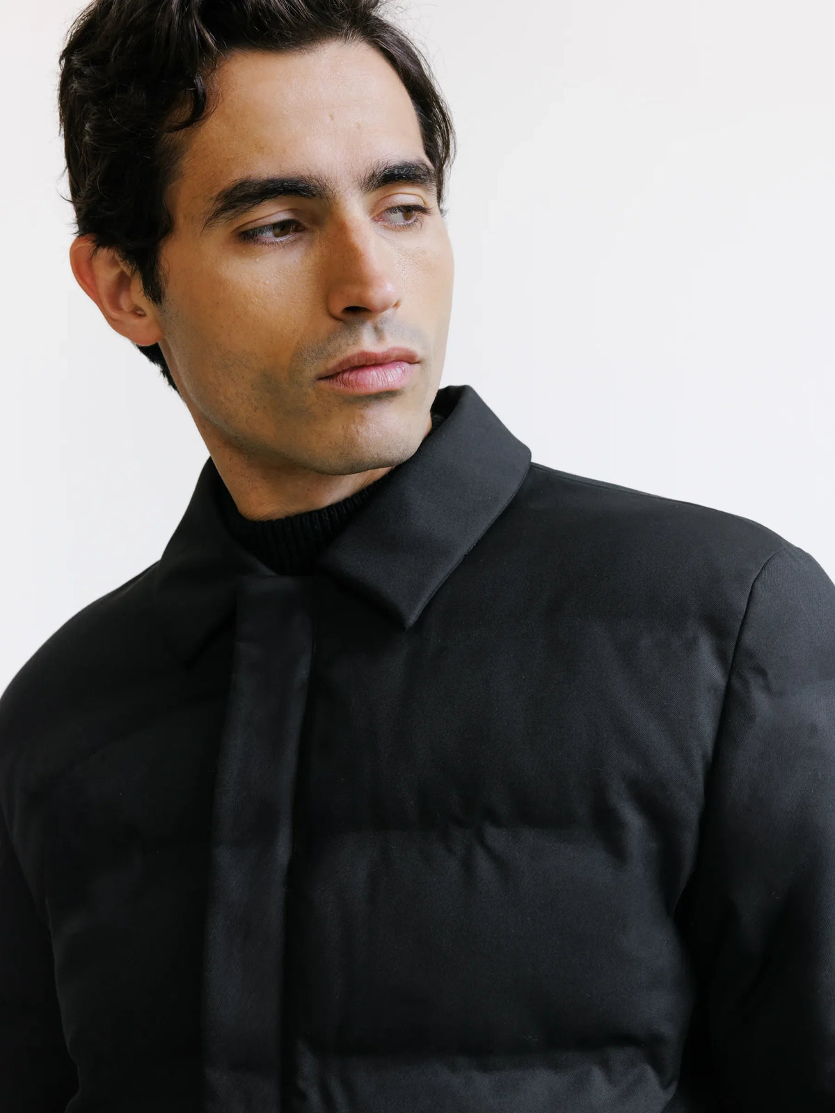 Doudoune courte col chemise noire - IZAC