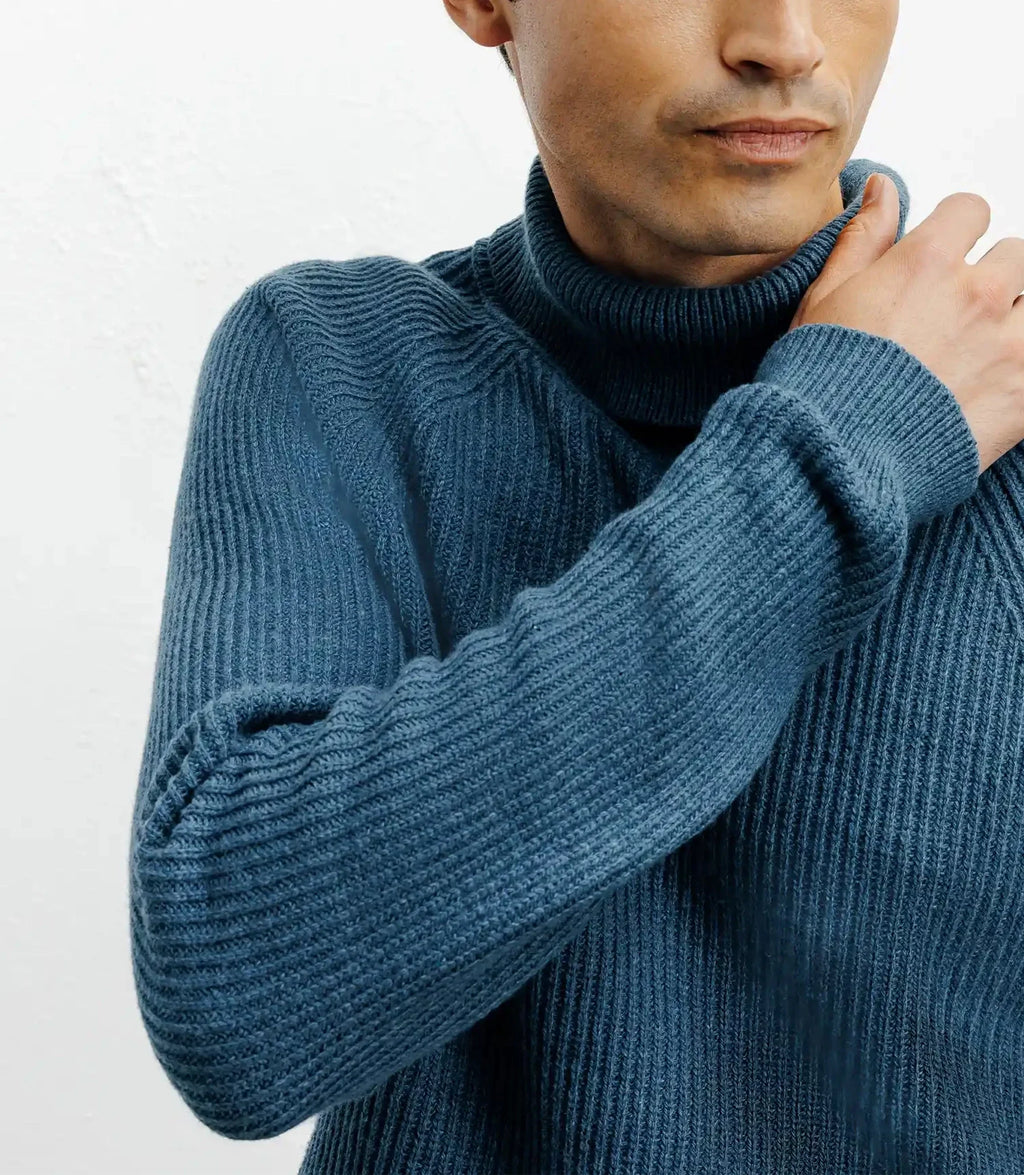 Pull col roulé uni canard - IZAC