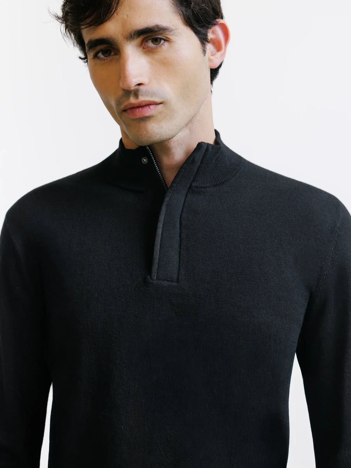 Pull col montant noir - IZAC