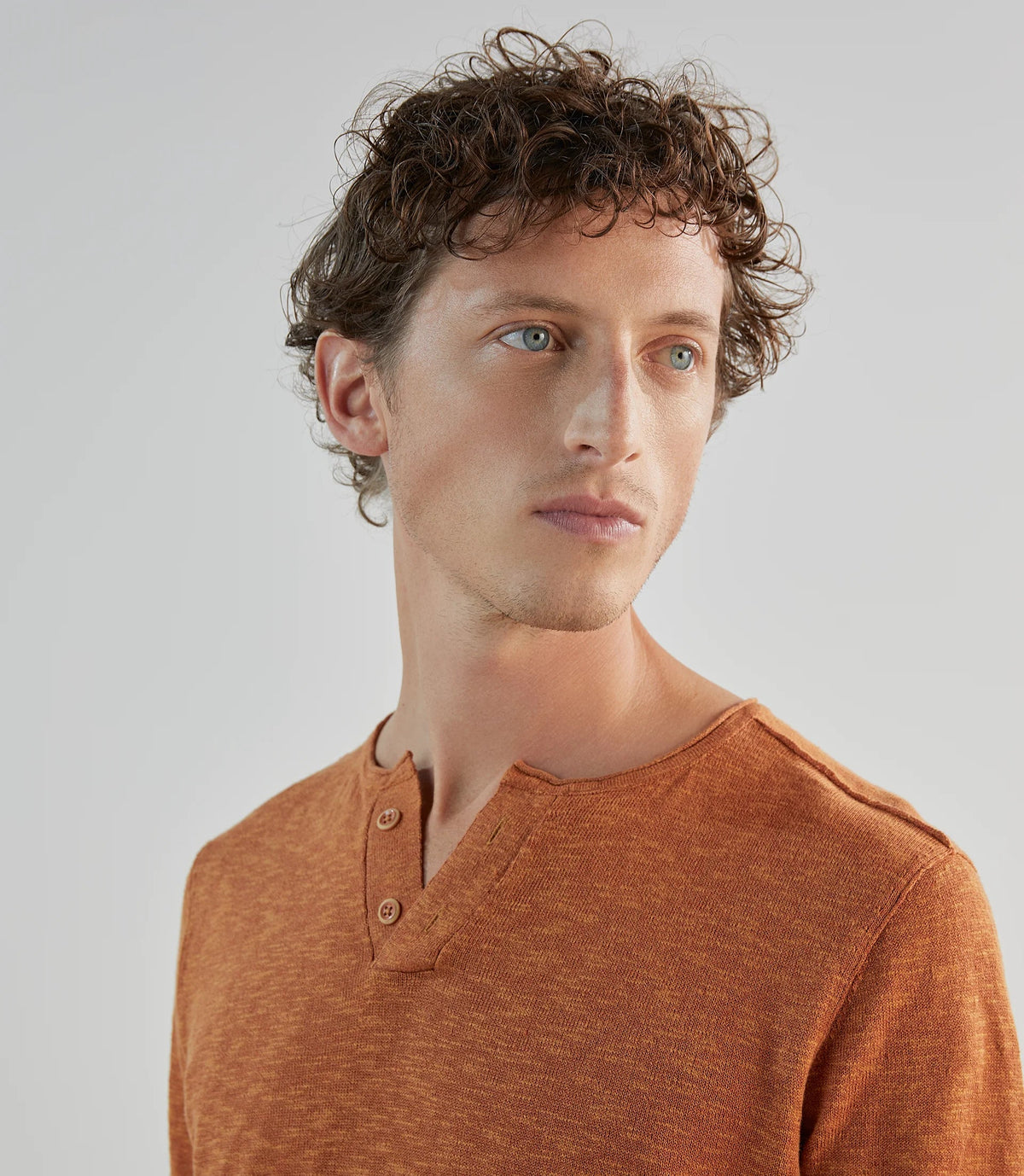 T-shirt à manches courtes avec col tunisien orange - IZAC
