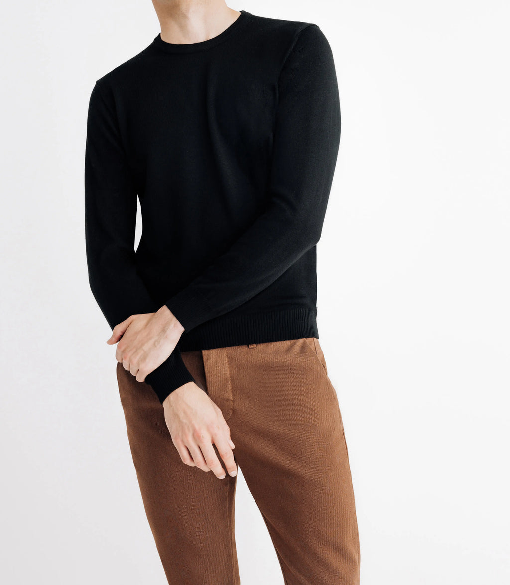 Pull en laine mérinos col rond noir - IZAC