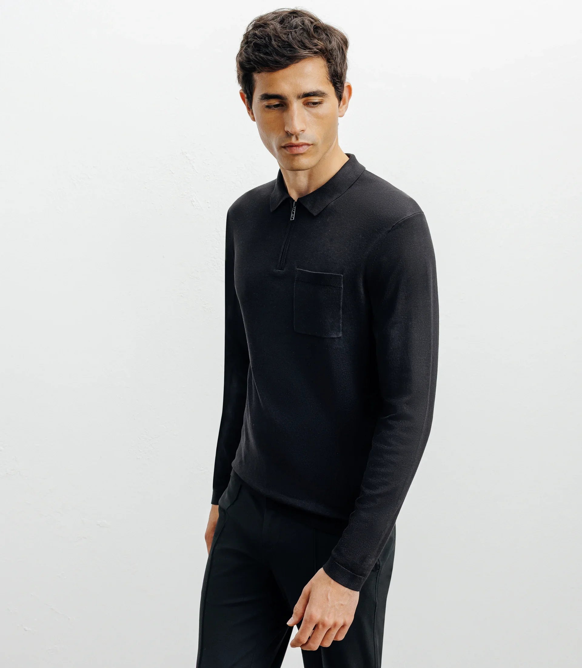 Pull col polo zippé en maille fine noir - IZAC