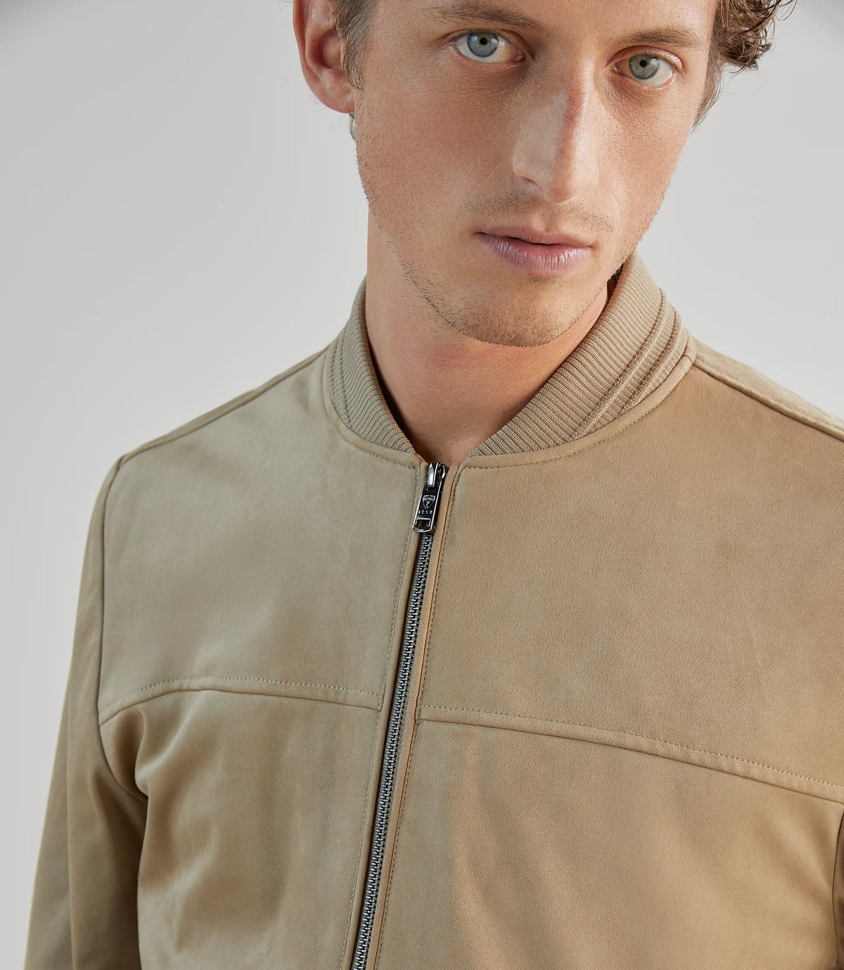 Blouson col teddy en suède beige - IZAC