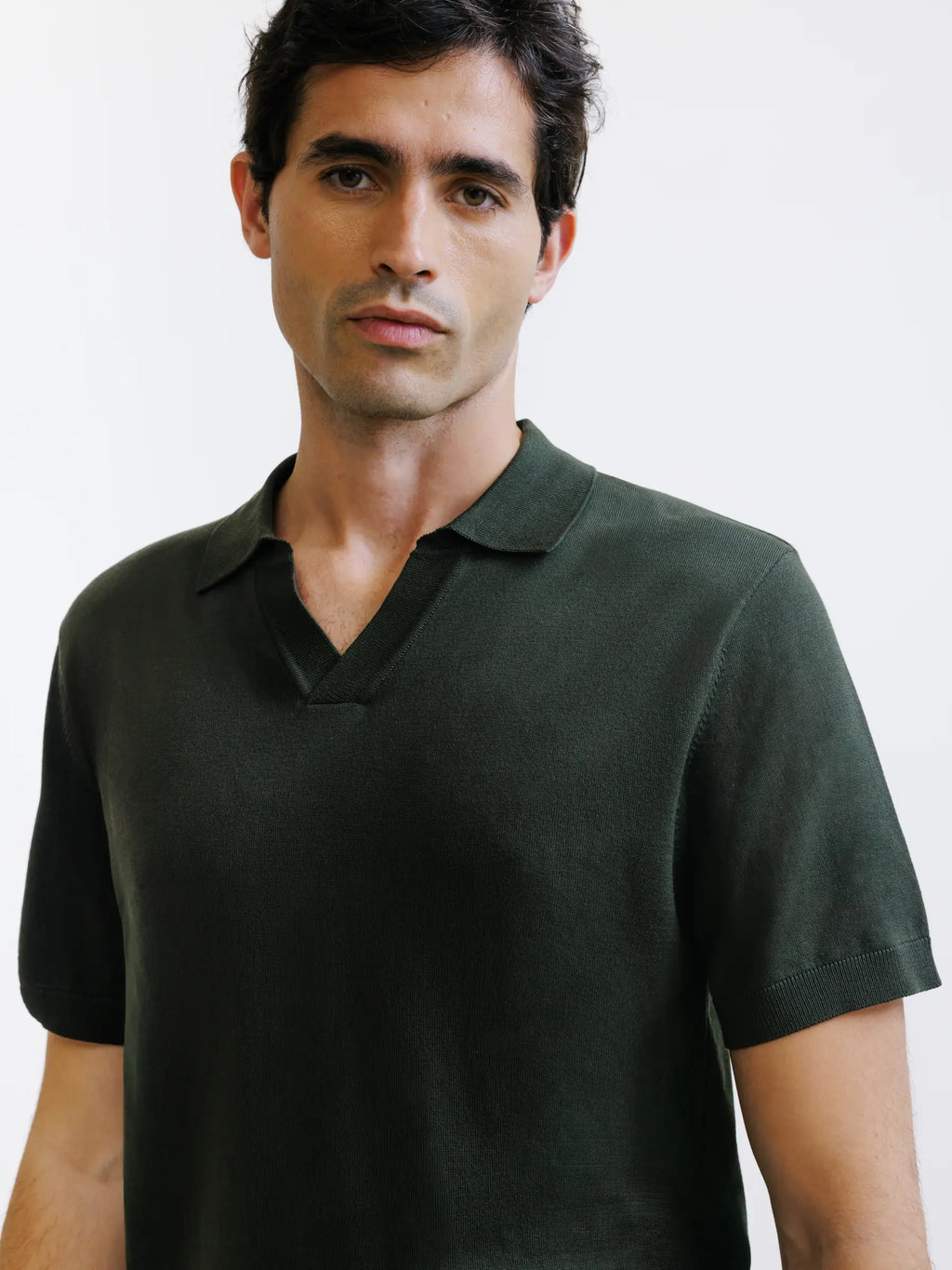 Polo col ouvert en maille vert moyen - IZAC