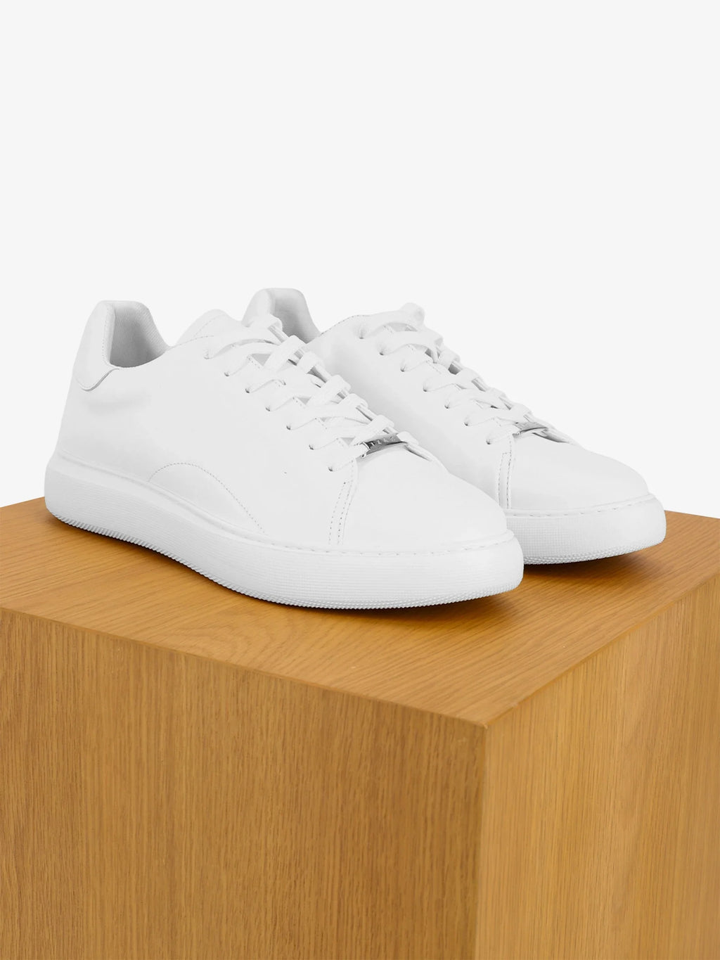 Basket en cuir blanche - IZAC
