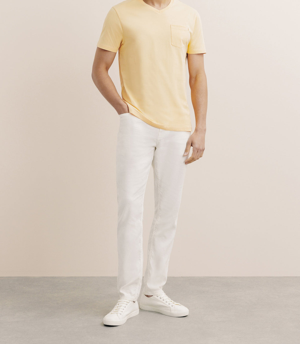 T-shirt col V avec poche pêche - IZAC