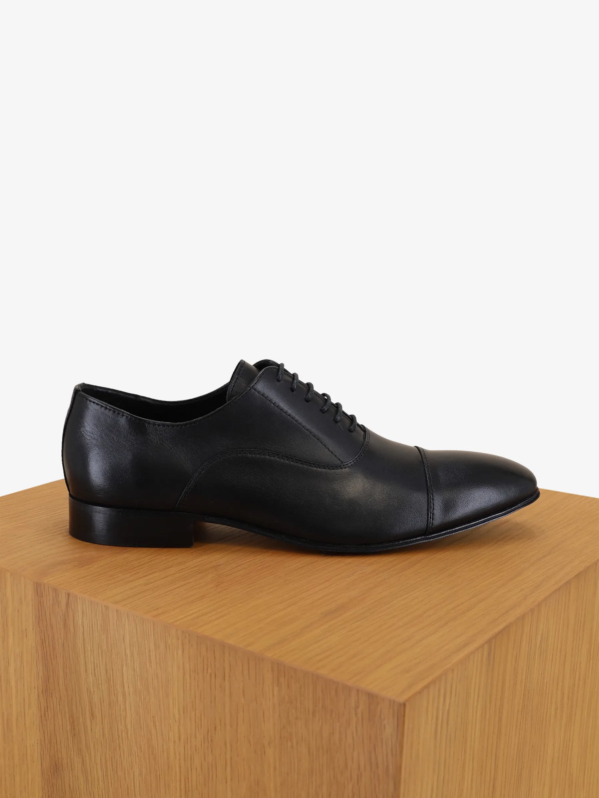 Chaussures richelieu en cuir noir - IZAC