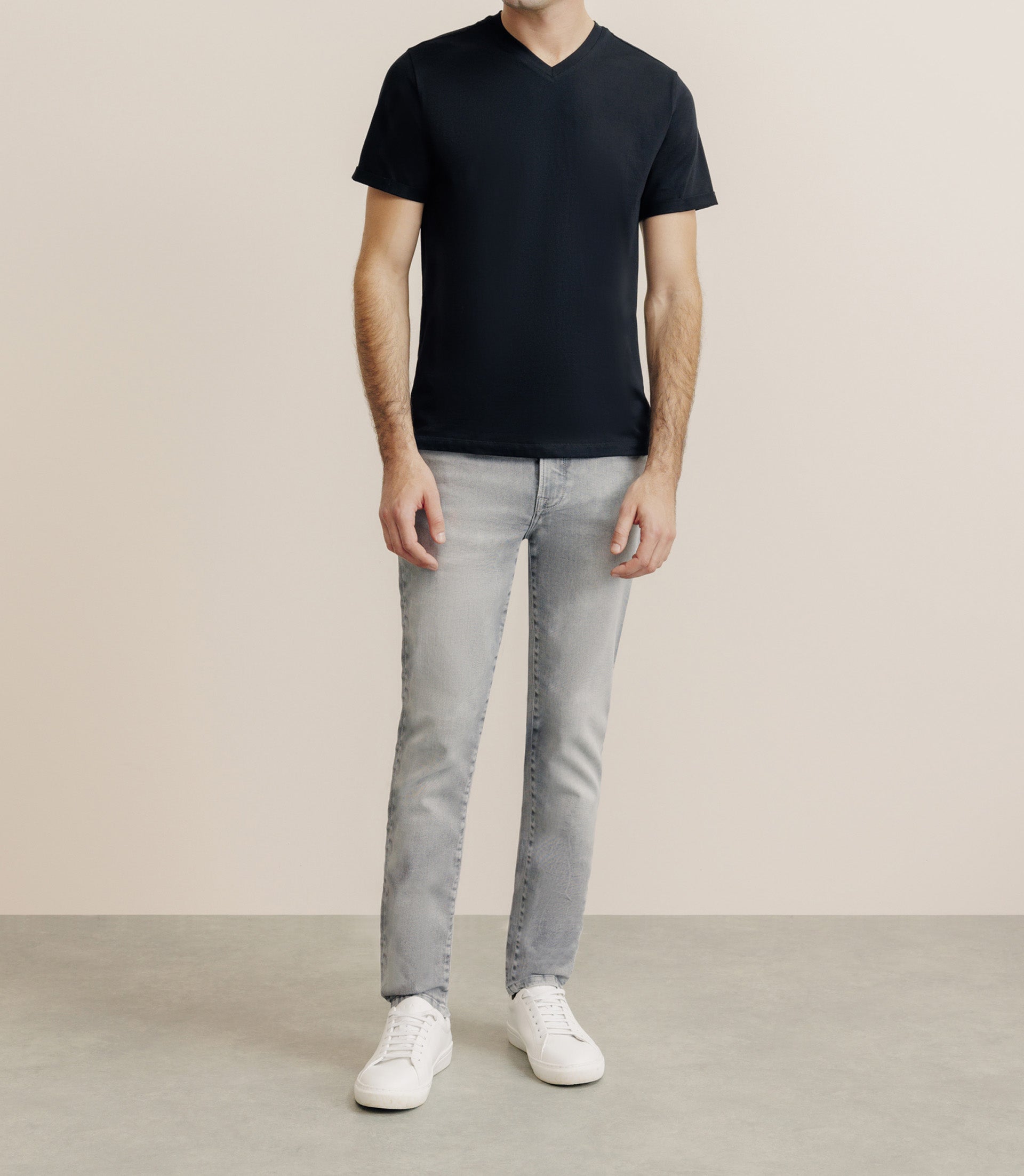 Pack de 2 t-shirts col V noir et blanc - IZAC