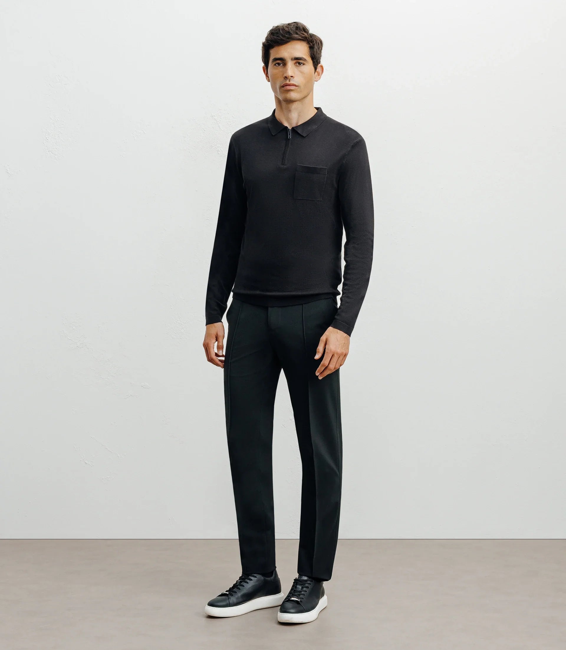 Pull col polo zippé en maille fine noir - IZAC