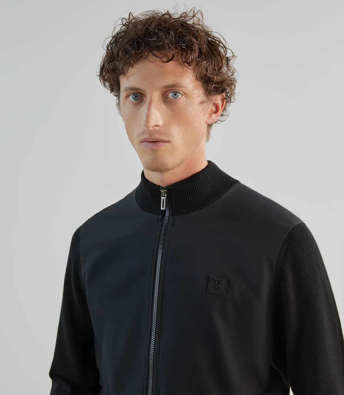 Gilet col montant bi - matière noir - IZAC