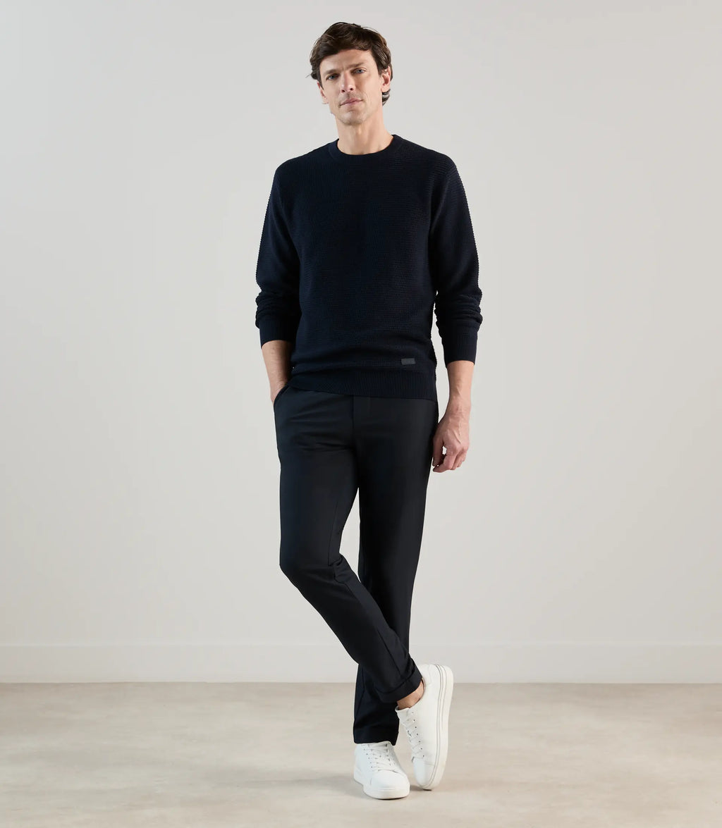 Pull col rond en jeu de points marine - IZAC