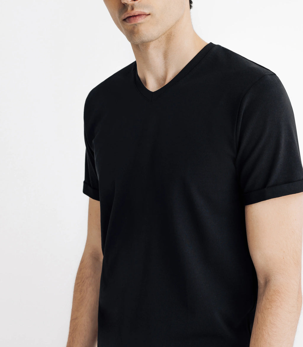 T-shirt col V noir - IZAC