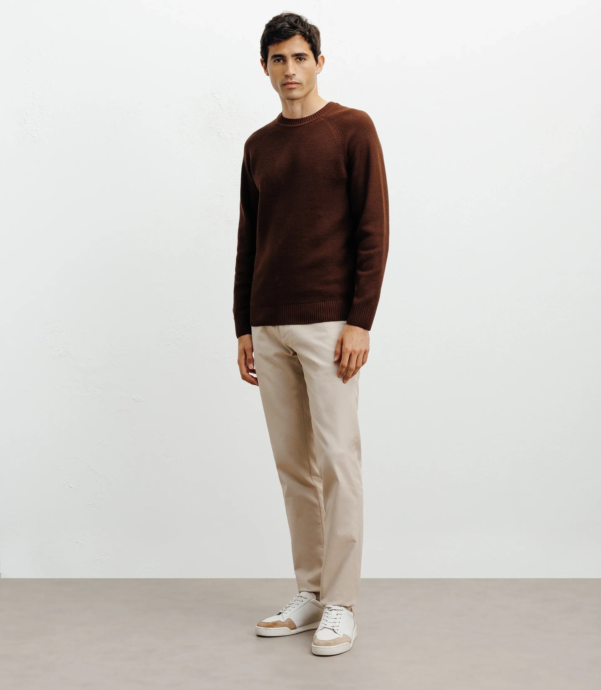 Pull col rond jeux de points chocolat - IZAC