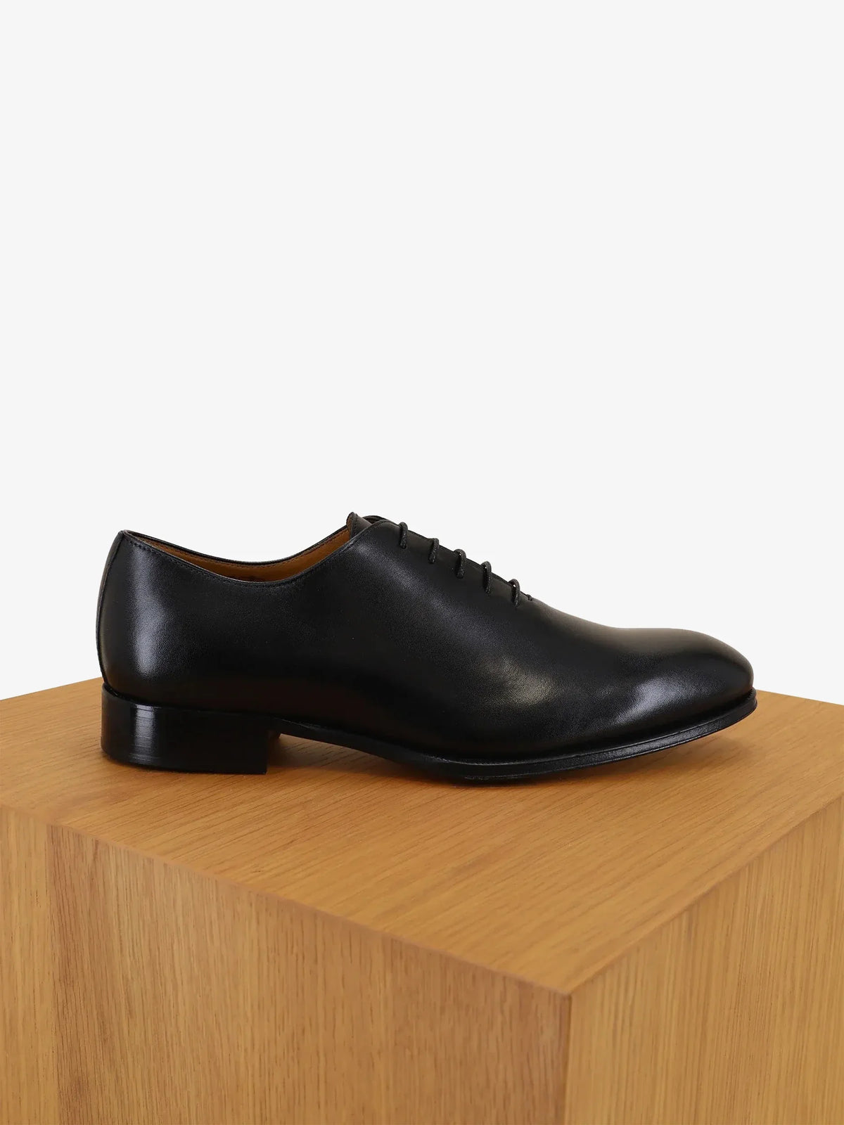 Richelieu en cuir noir - IZAC