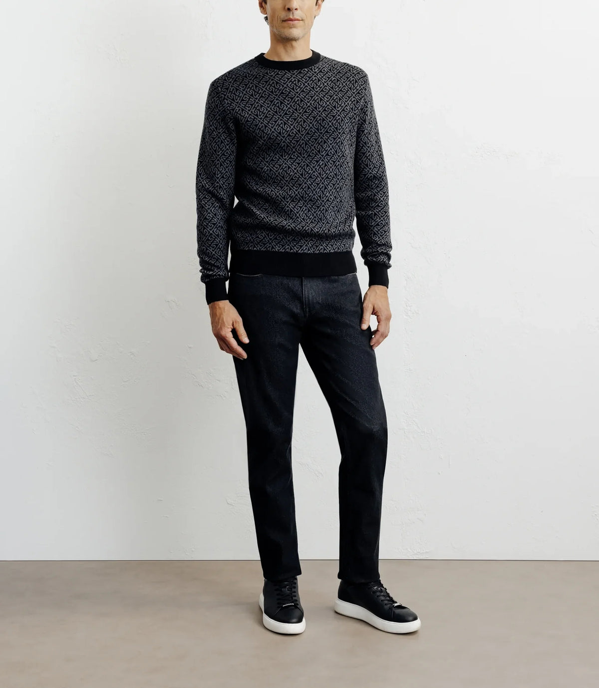 Pull col rond fantaisie noir - IZAC