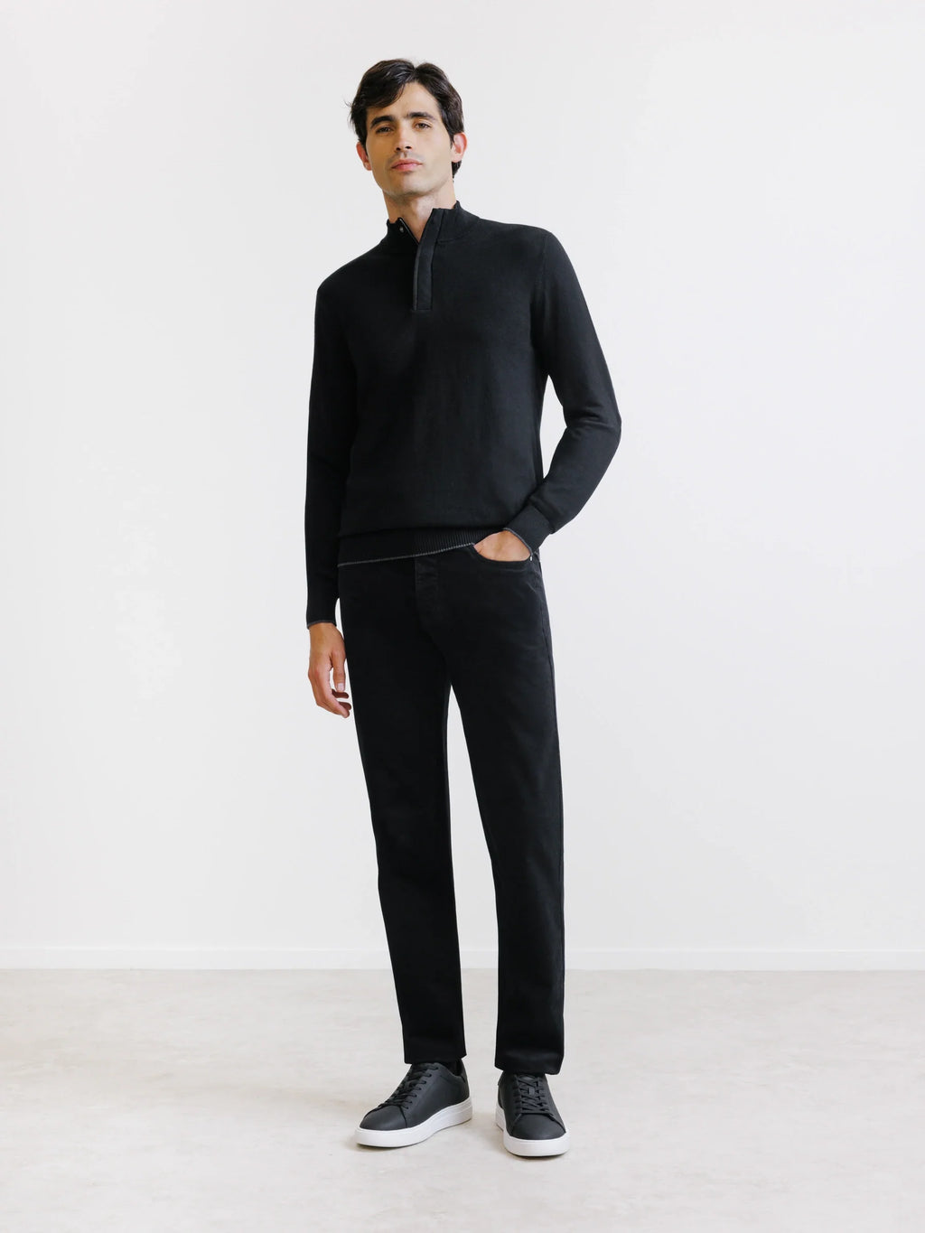 Pull col montant noir - IZAC