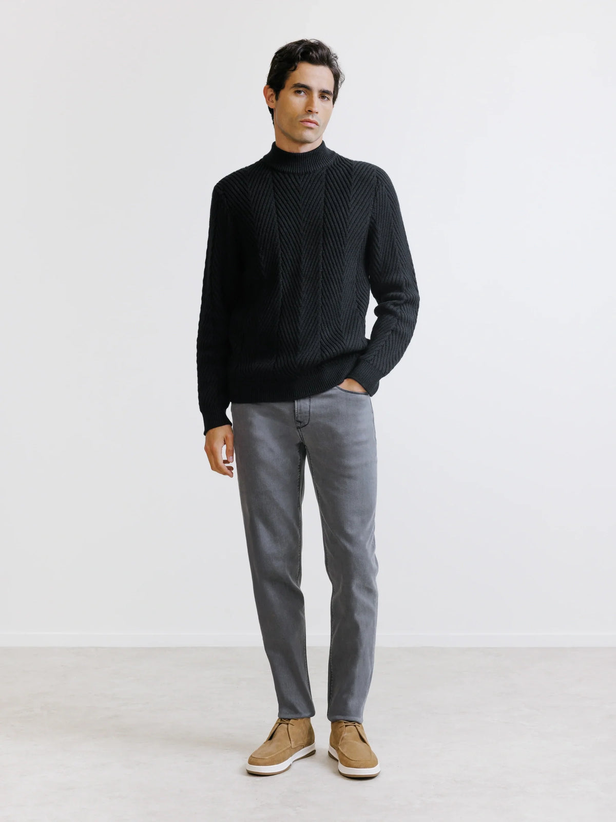 Pull col cheminée noir - IZAC