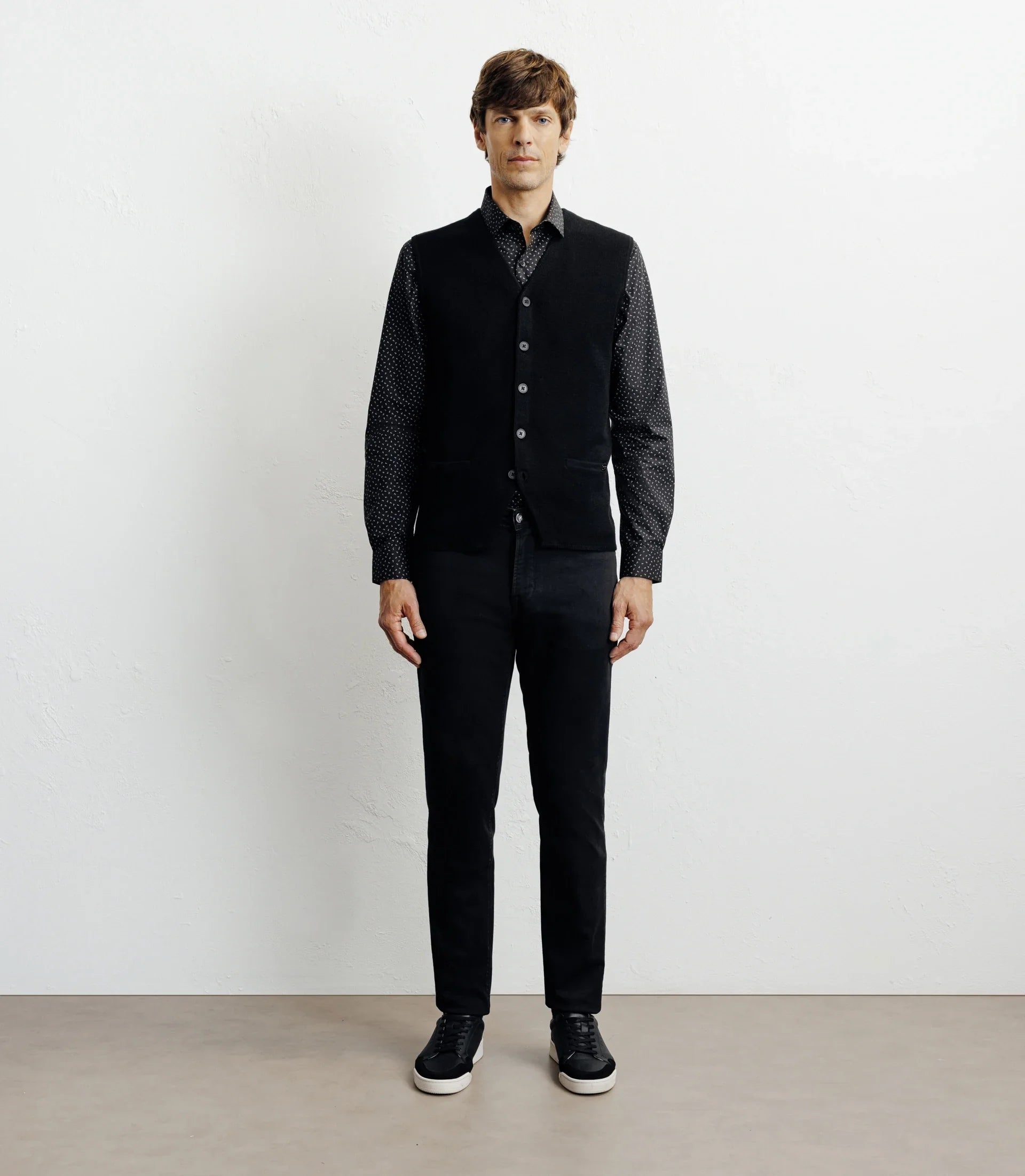 Gilet sans manches boutonné jeux de points noir - IZAC