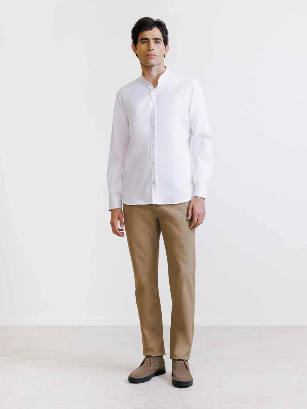 Chemise col mao avec coudière en suède blanche - IZAC