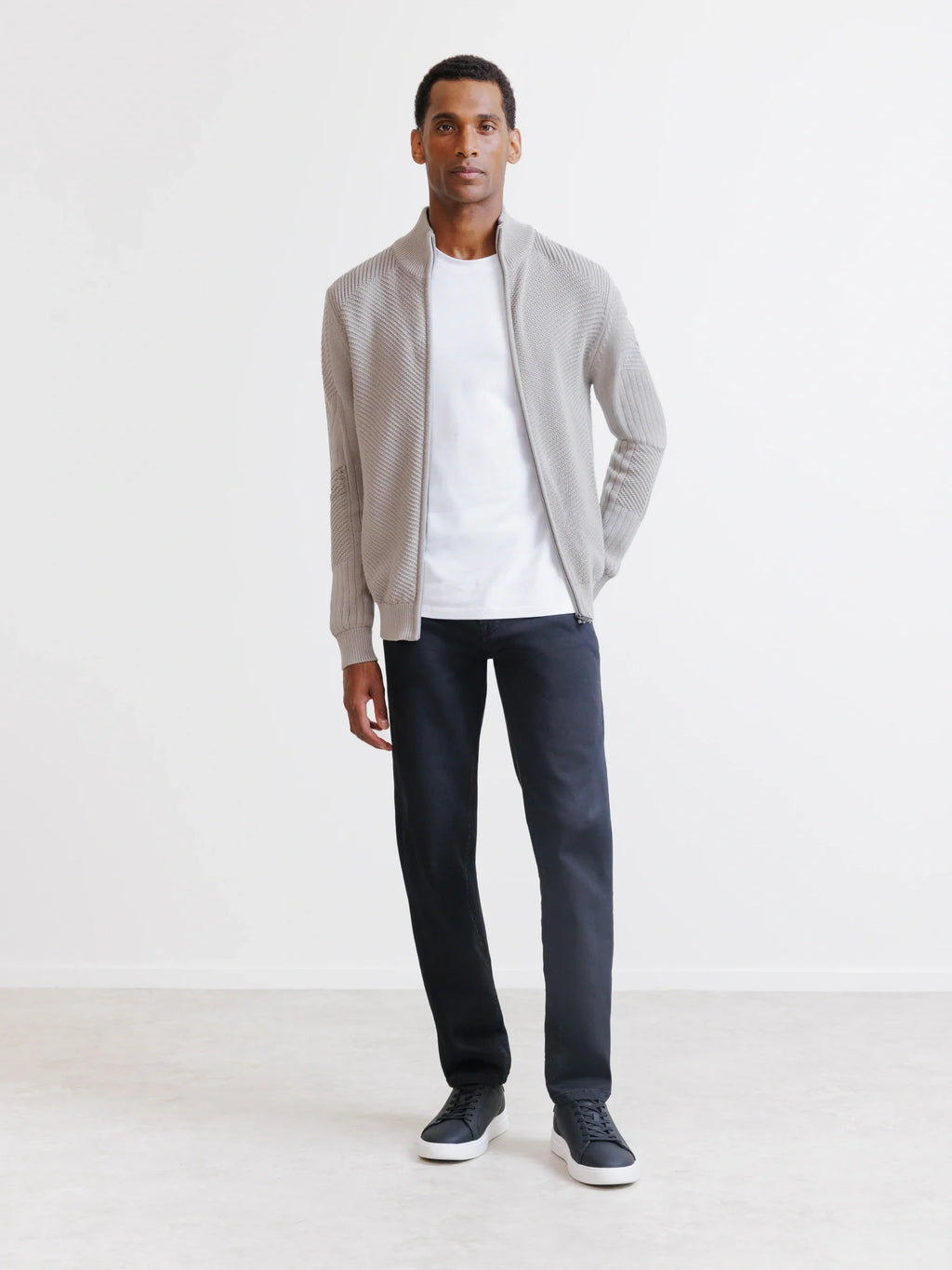 Gilet zippé à jeux de points taupe - IZAC