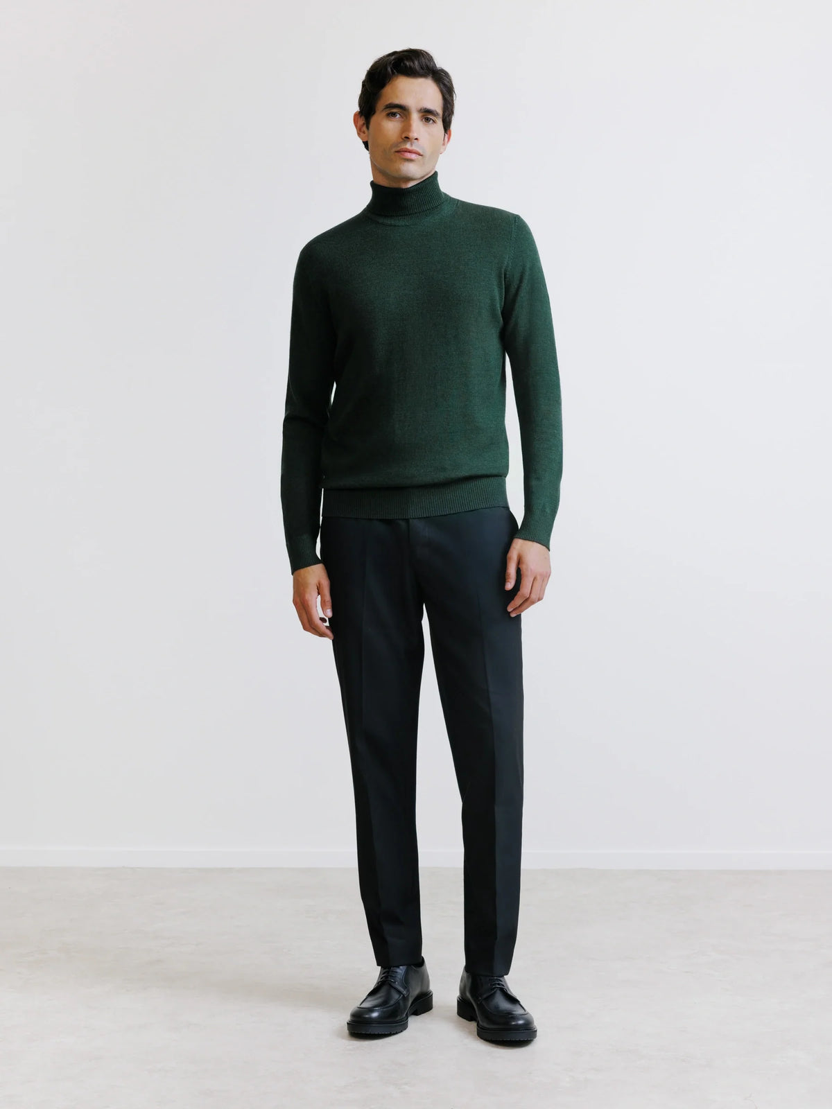 Pull col roulé en laine mérinos vert foncé - IZAC