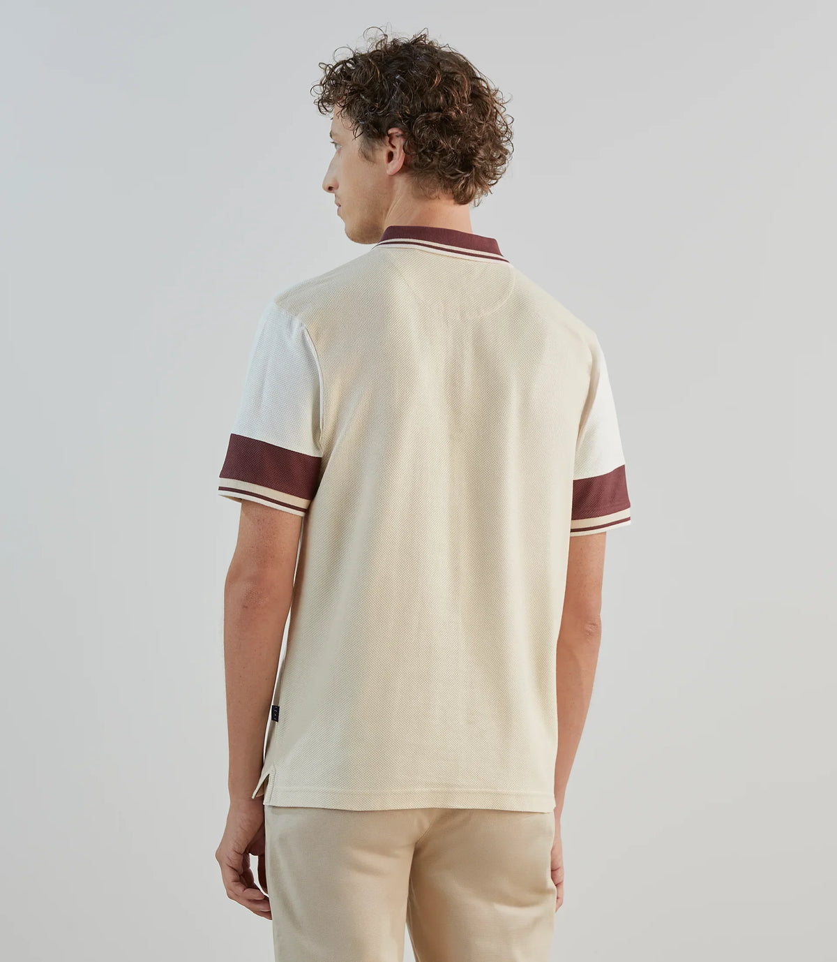 Polo avec bandes contrastées beige clair - IZAC