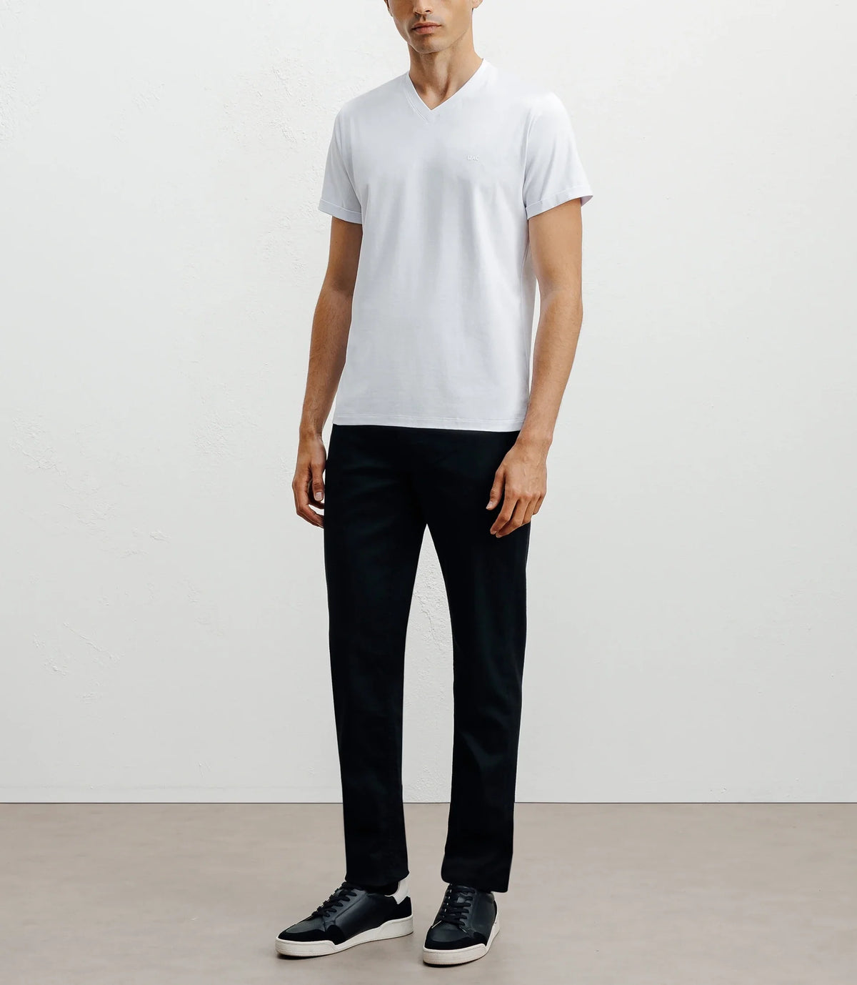 T-shirt col V blanc - IZAC