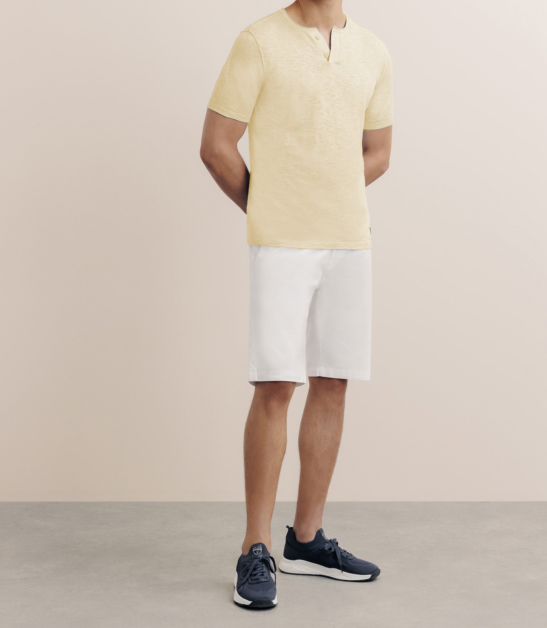 T-shirt en lin boutonné jaune - IZAC